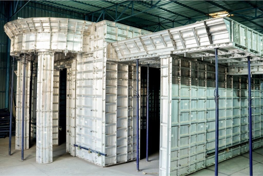 MONOLITHIC FORMWORK SYSTEM